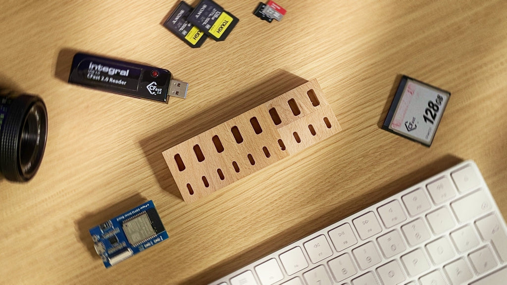 USB & C memory stick holder customizable, made of beech wood