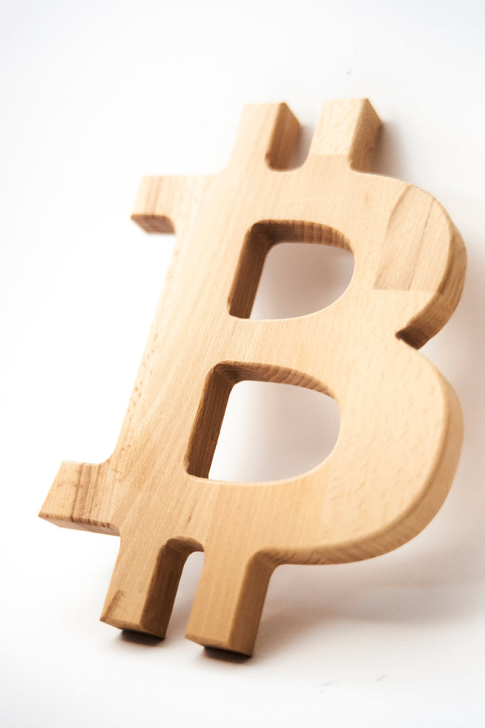 Bitcoin Logo aus Buchenholz l Deko für dein Regal oder die Wand l Kryptowährung